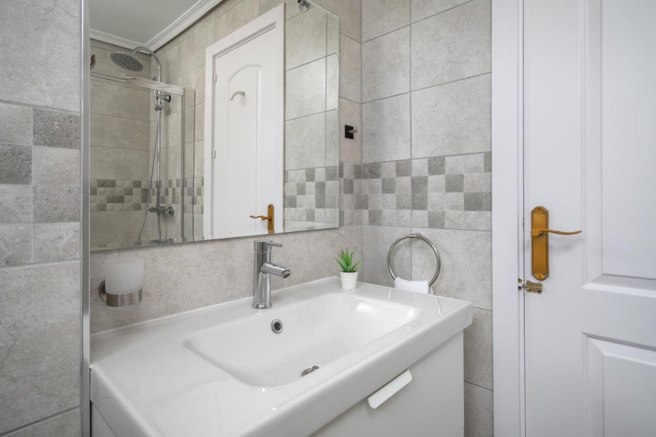 Stunning 3Br Flat Near Beach And Puerto Marina By Costarentals - Ref 150 Benalmádena Exteriér fotografie